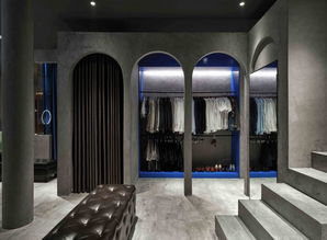 在灰色的世界中，你才是拍攝的焦點